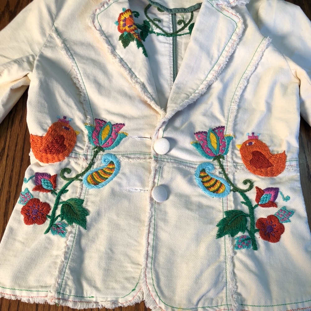 White velvety blazer from boutique